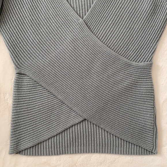 Cupcakes & Cashmere Gray Wrap Sweater Size L - Picture 6 of 13